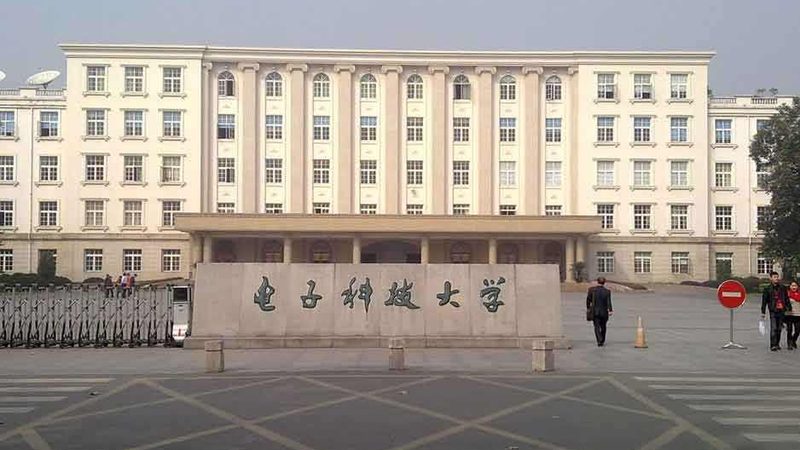 SMT贴片加工批量生产：资质要求揭秘